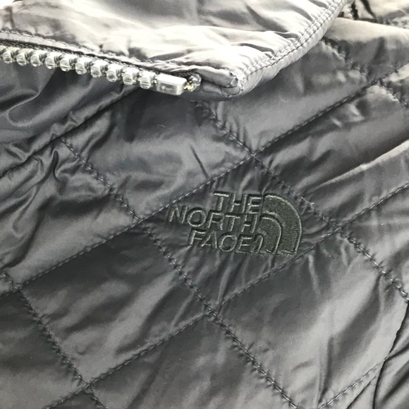 The North Face Navy Blue Quilted Coat Jacket Long - Picture 5 of 15